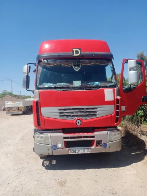 Renault 440 2011
