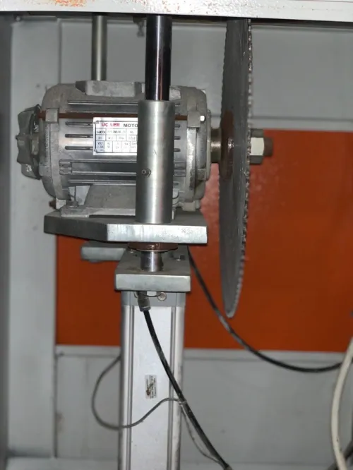 Machiné Coupeuse Numérique PVC aluminium
