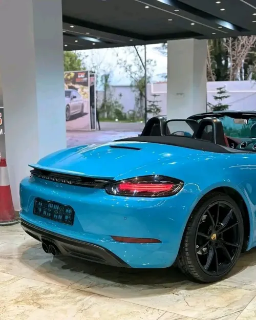location de voiture PORSCHE BOXSTER 718