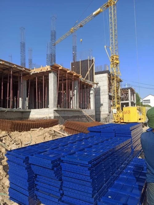 بيع قوالب وأدوات البناء