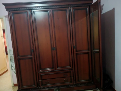 رفوف وخزانة