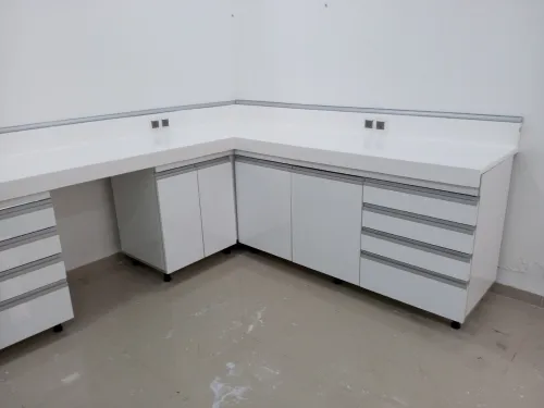 Paillasses de laboratoire