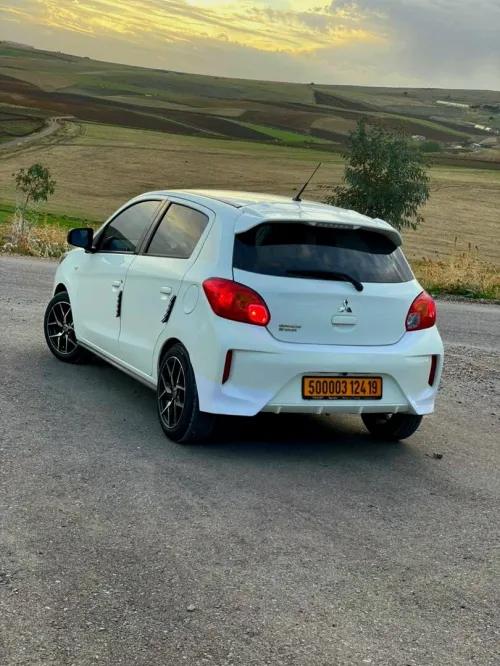 Mitsubishi Space star 2024 