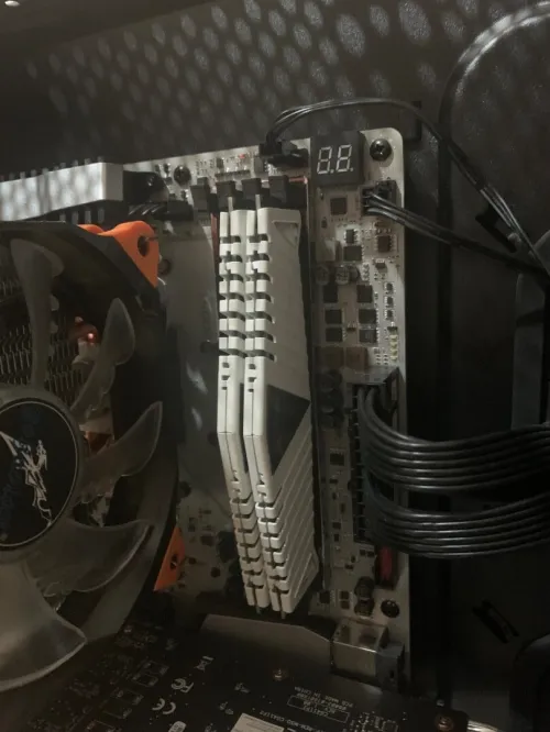UNITE CENTRALE TOUR PROFESSIONELLE / GAMING