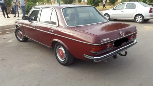 Mercedes 200 d 1983 123