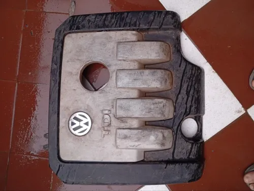 Cache moteur Passat B6