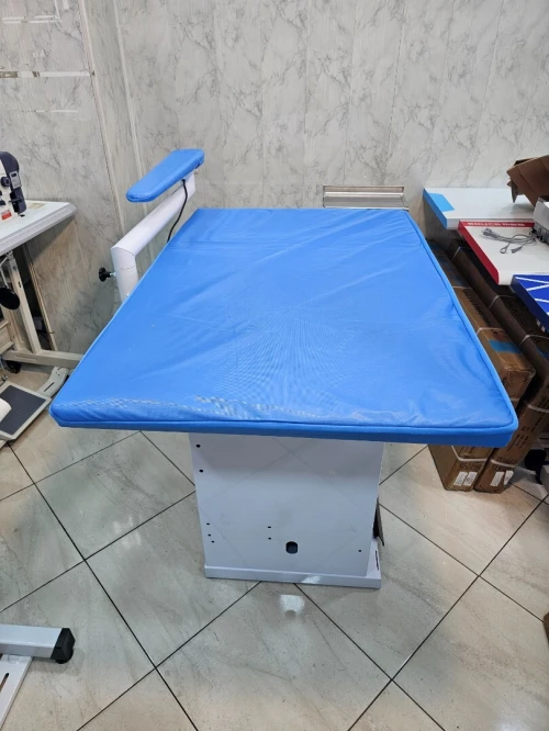 Table de repassage aspirante et chauffante carré طاولة حدادة مستطيلة