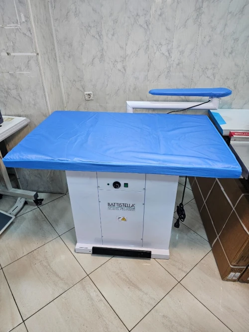 Table de repassage aspirante et chauffante carré طاولة حدادة مستطيلة