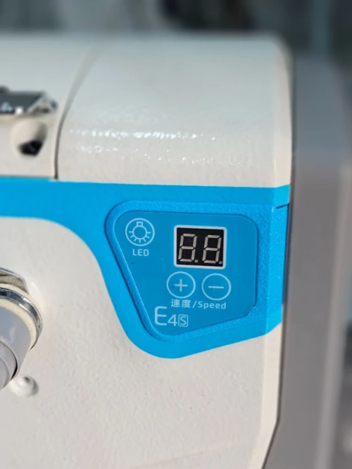 Machine a surjeuteuse jack E4S ماكنة سرفلة جاك 4 فيل E4S