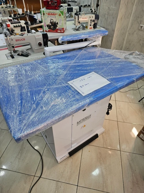 Table de repassage aspirante et chauffante carré طاولة حدادة مستطيلة