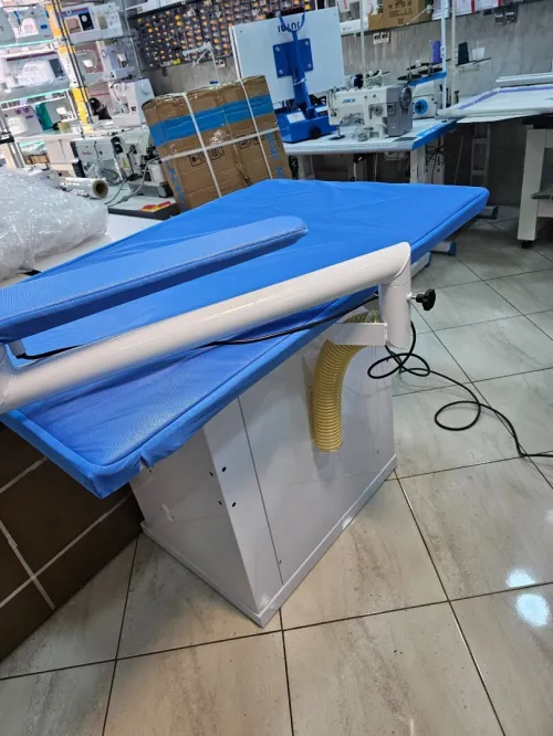 Table de repassage aspirante et chauffante carré طاولة حدادة مستطيلة