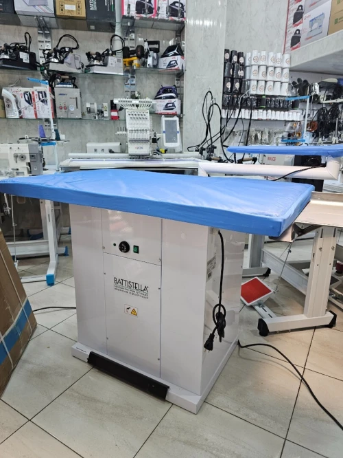 Table de repassage aspirante et chauffante carré طاولة حدادة مستطيلة