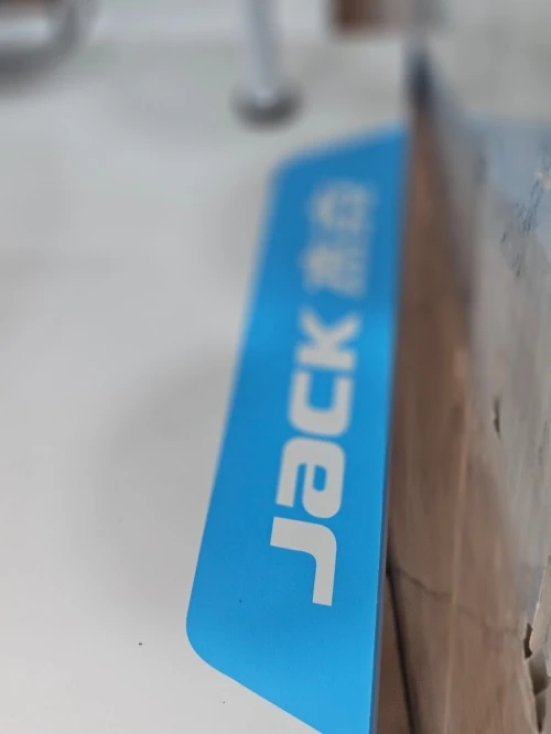 Machine a surjeuteuse jack E4S ماكنة سرفلة جاك 4 فيل E4S