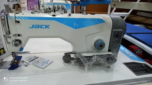 Machine a coudre jack F5 