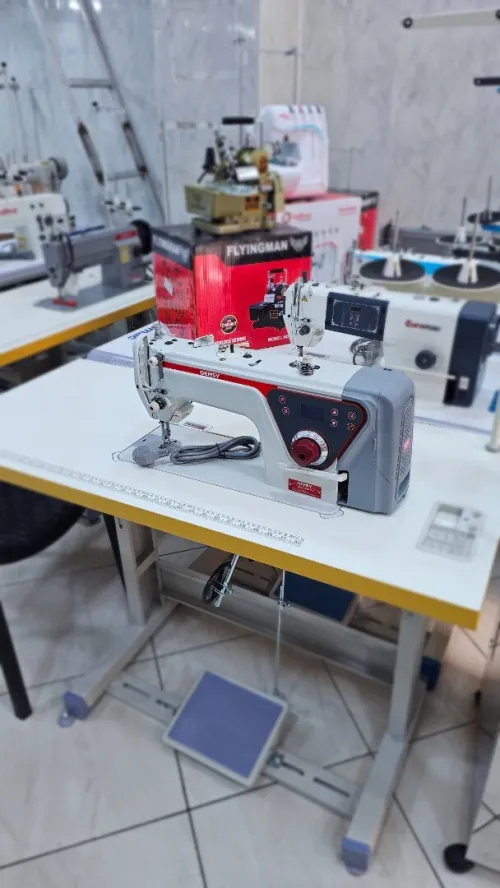 Machine a coudre gemsy 7800 D