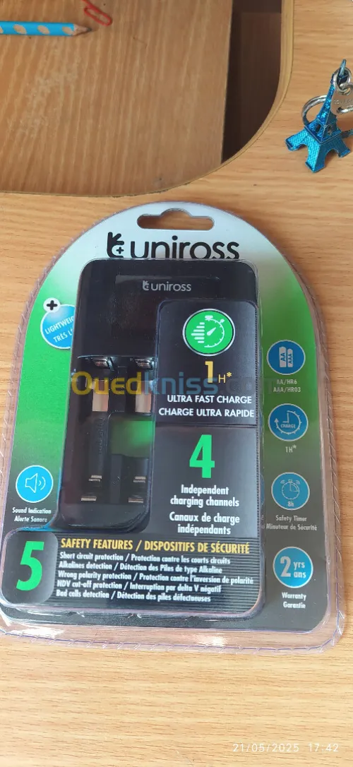 Chargeur de pile AA/AAA -Uniros (Ultra-Fast charge)