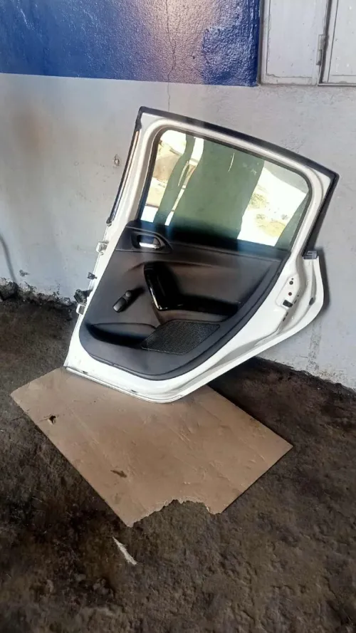 Porte 208