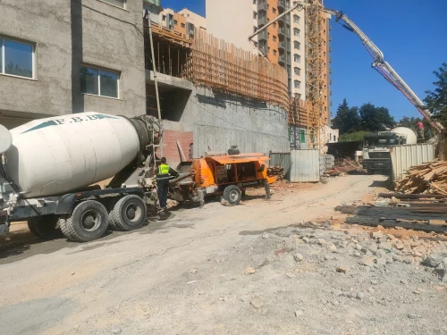  Location pompe a beton stationnaire (a piston)