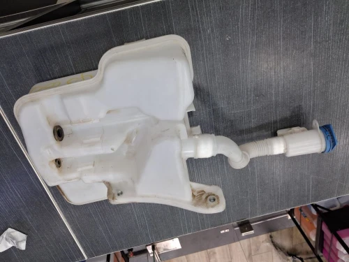 Vase d'eau lave-glace Audi Q3 
