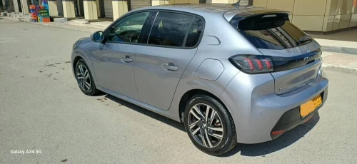 Peugeot 208 2021 Allure
