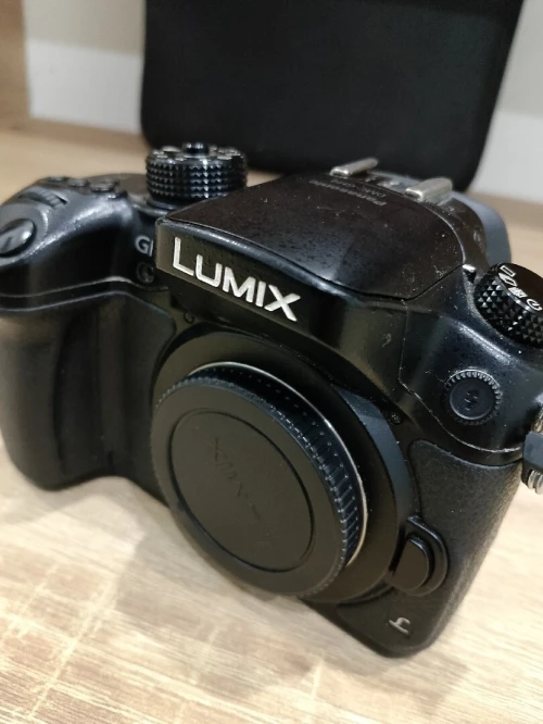 Lumix gh4 avec accessoires et dac a dos 