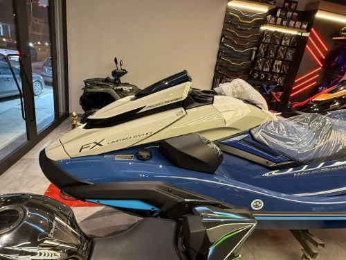 Jet ski