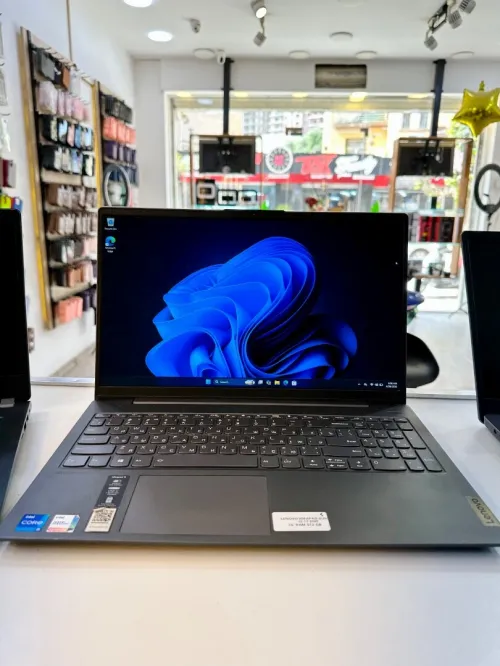 PC PORTABLE LENOVO I5/11gen 16/512GB