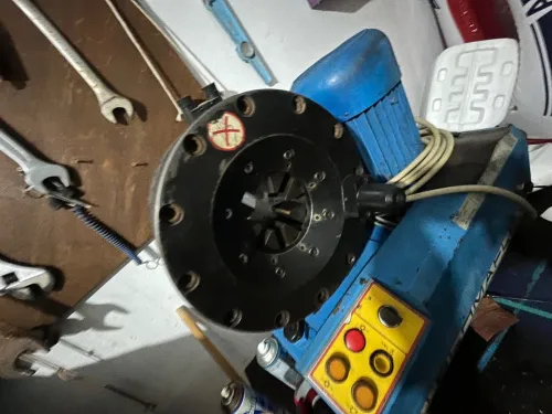 Sertisseuse hydraulique, hydraulique