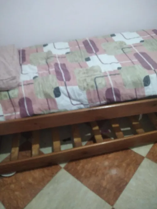 Table de cuisine, réfrigérateur, chauffage, Lit superposé, Armoire et bureau pour enfants, four