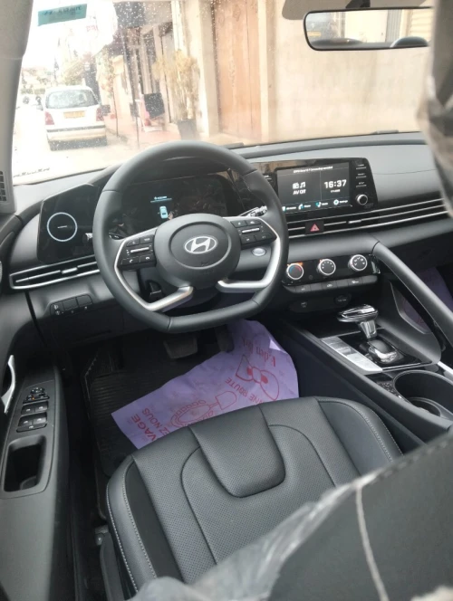 Hyundai Elantra 2025 Glx