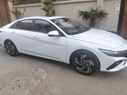 Hyundai Elantra 2025 Glx
