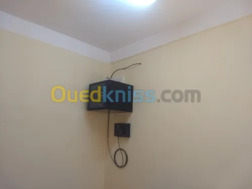 Domotique , amplificateur wifi , réseau informatique, caméra de surveillance , alarme 