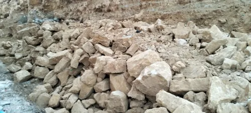 Pierre et Bloc des roches pour maçonnerie et gabionage حجرة صفرا للبنيان او الڨابيو 