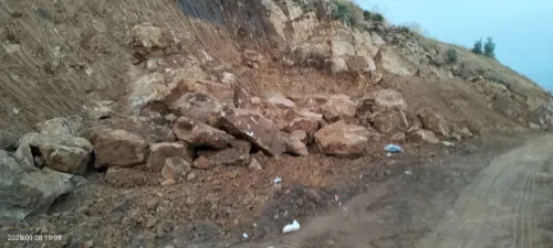 Pierre et Bloc des roches pour maçonnerie et gabionage حجرة صفرا للبنيان او الڨابيو 