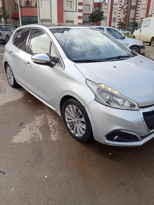 Peugeot 208 2016 Active Facelift