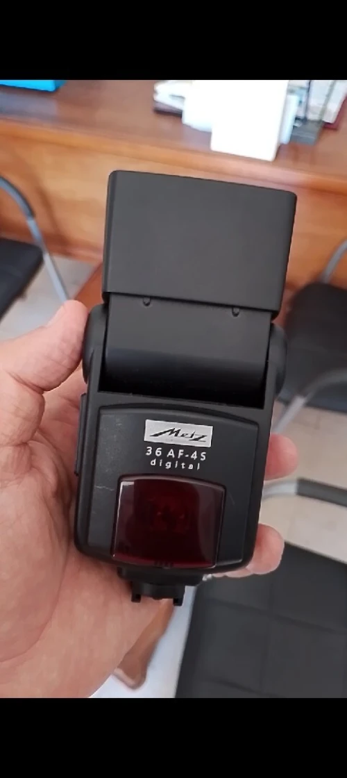 Flash Metz pour Sony+objectif Sony 55-200