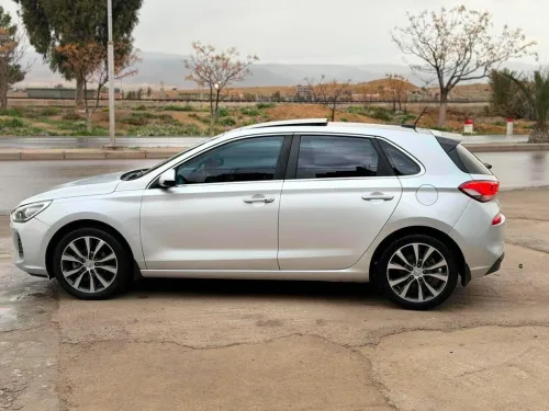 Hyundai i30 2018 Toute options
