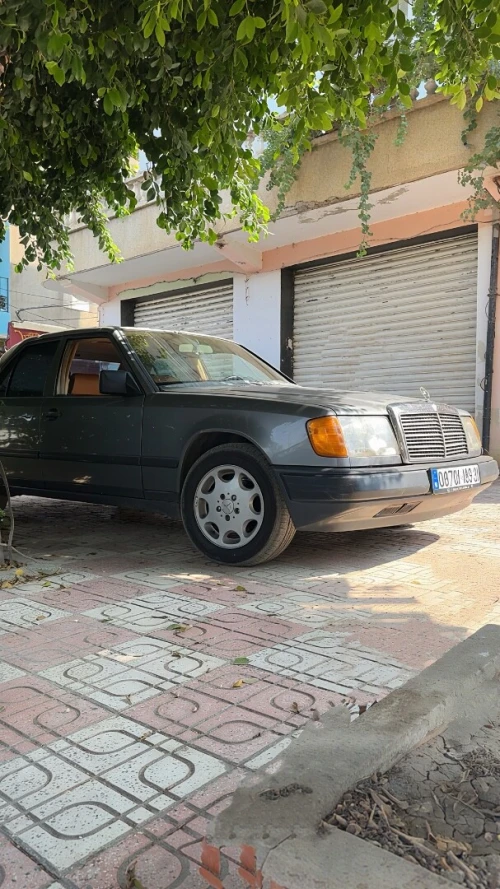 Mercedes W124 300D 1989 
