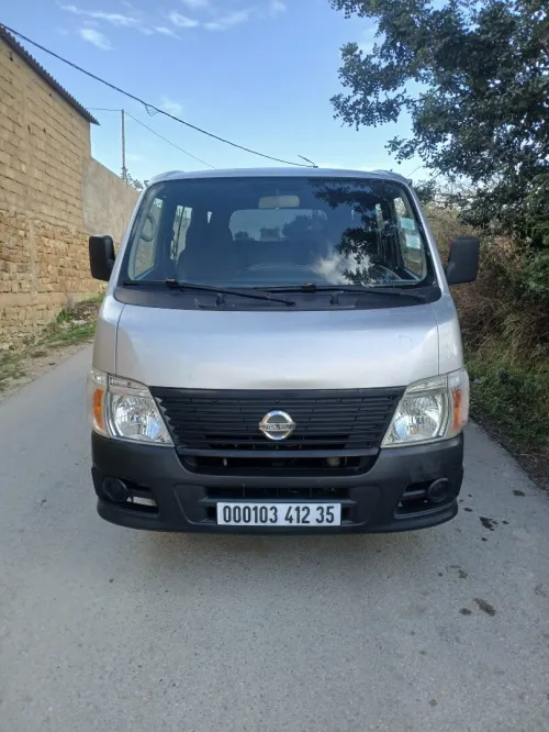 Nissan Urven 2012