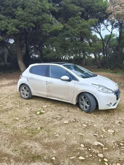 Peugeot 208 2014 Allure