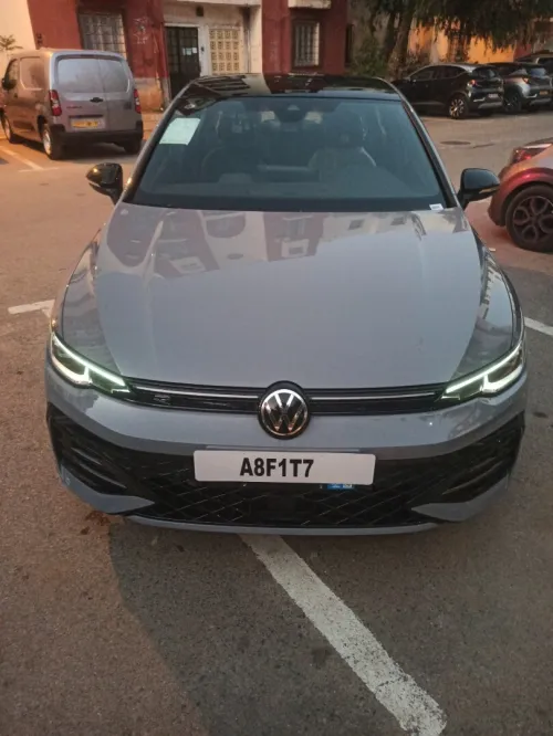 Volkswagen Golf 2025 8.5 R-line Black edition