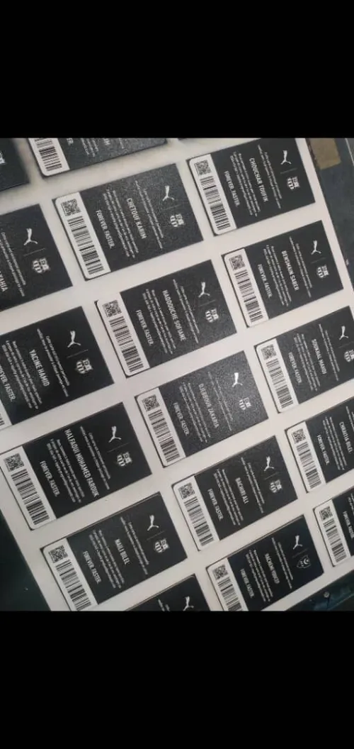 Des carte professionnelle (des badges) impression UV