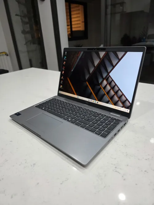 Dell Lattitude Ultra 5 vPRO 15.6"pouces