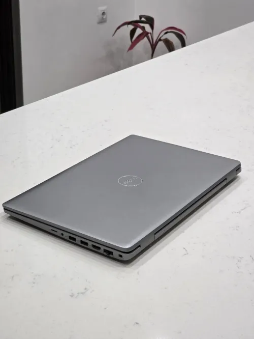 Dell Lattitude Ultra 5 vPRO 15.6"pouces