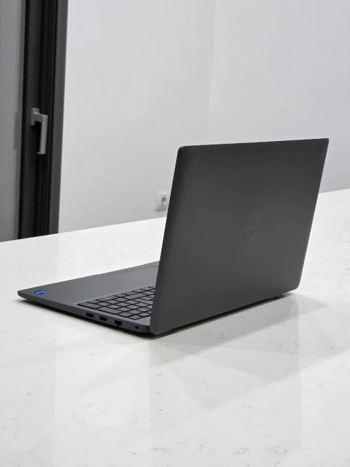 Dell Lattitude i5 13th Gen 15.6"pouces