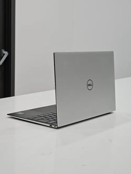 Dell xps i5 11th gen 13.3"P 