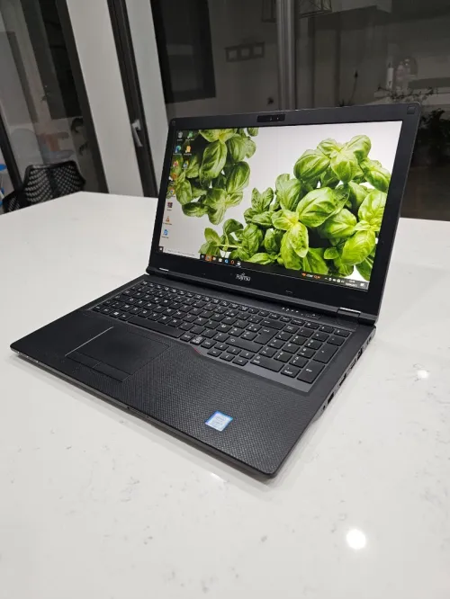 Fujitsu LifeBook i5 8th Gen 15.6"pouces 