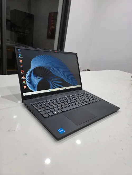 Lenovo V15 i5 13th 15p (16/512) produit neuf Sous emballage