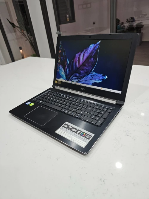 Acer Aspire i3 6th gen 15.6"pouces double carte graphique 