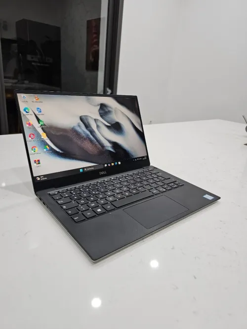 Dell XPS i7 8th gen 13.3"Pouces 512/16